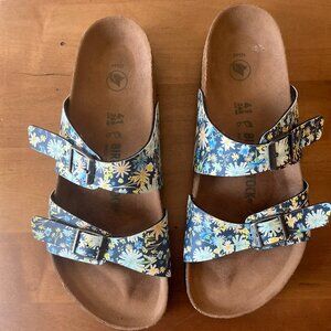 Birkenstock SYDNEY Floral Sandals in size 41 or 10-10.5